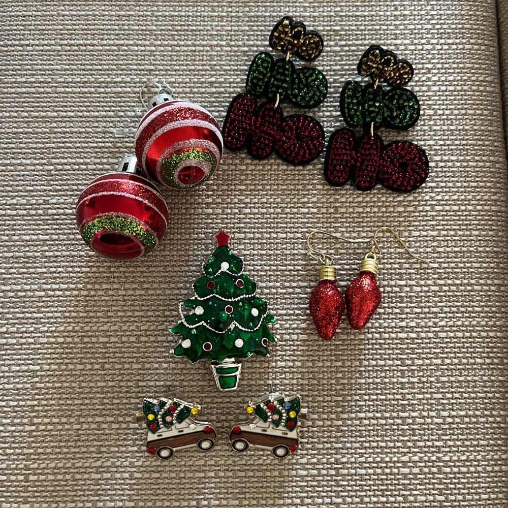 Holiday bundle! 4 earrings and 1 brooch